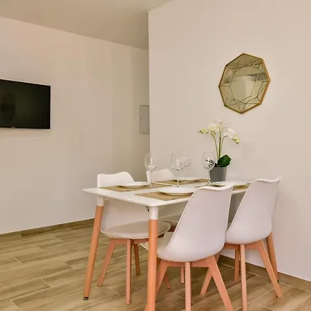 Cura Apartmán *
