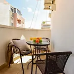 Cura Apartment *