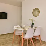 Cura Апартаменти *